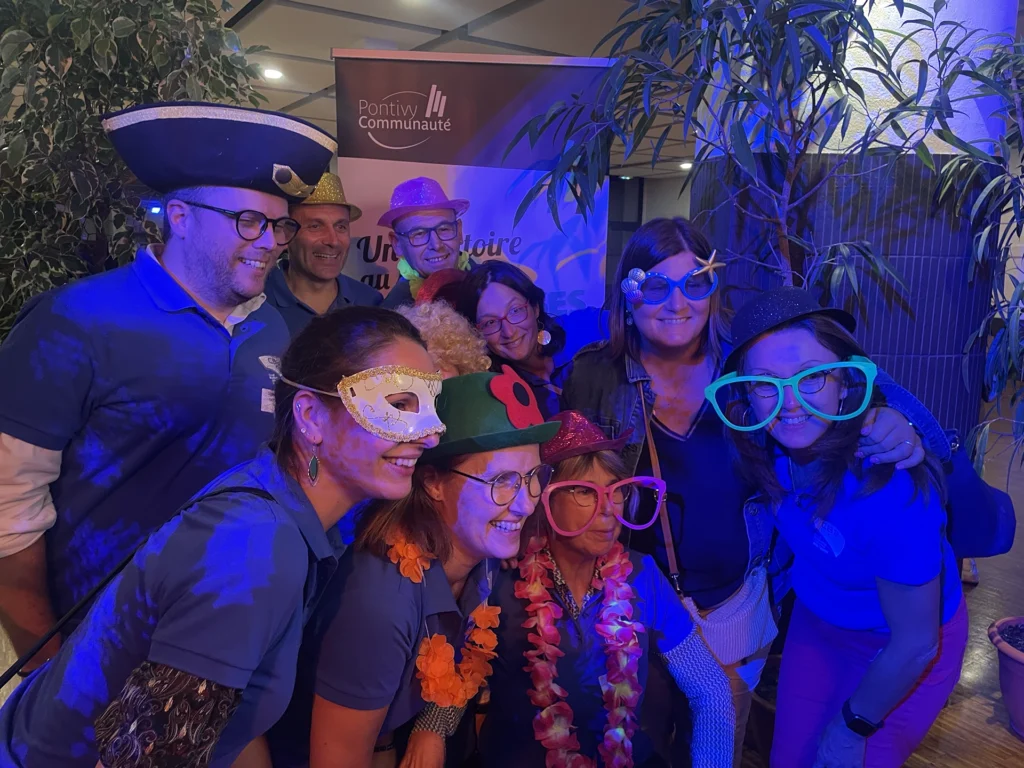 Les membres du CB2 pendant un évènement convivial